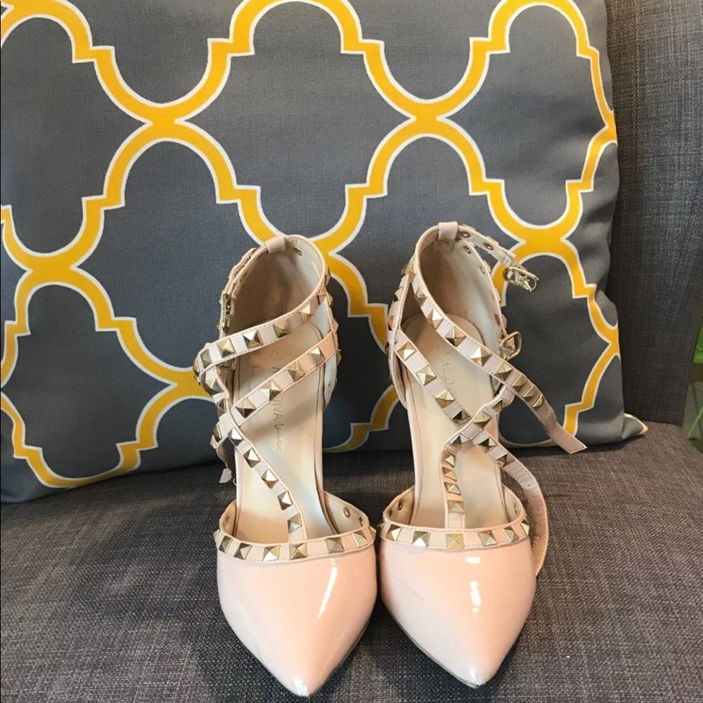 Beige heels